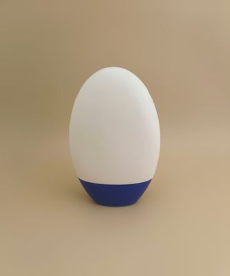 샴푸용 흰색 매끄러운 플라스틱 병, 파란색 뚜껑 포함