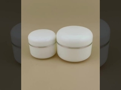 여성 로션용 은색 가장자리 달린 둥근 가장자리 흰색 플라스틱 크림 병