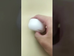 샴푸 병의 흰색 플라스틱 압축 뚜??